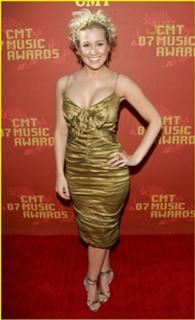 Kellie Pickler feet photo thumbnail
