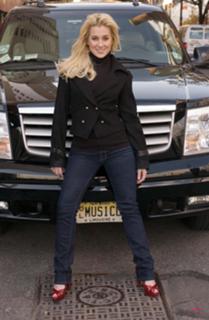 Kellie Pickler feet photo thumbnail