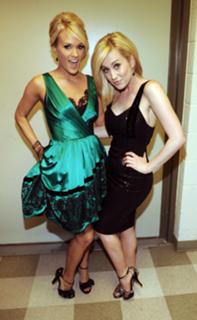Kellie Pickler feet photo thumbnail