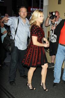 Kellie Pickler feet photo thumbnail