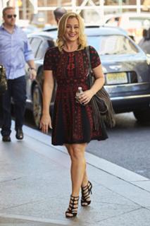 Kellie Pickler feet photo thumbnail