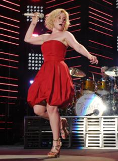 Kellie Pickler feet photo thumbnail