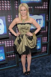 Kellie Pickler feet photo thumbnail