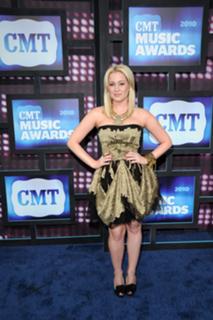 Kellie Pickler feet photo thumbnail