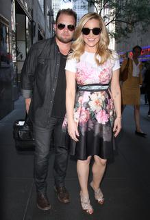 Kellie Pickler feet photo thumbnail
