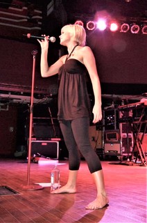 Kellie Pickler feet photo thumbnail