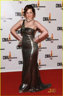 Kellie Pickler feet photo thumbnail