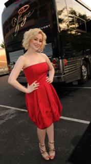 Kellie Pickler feet photo thumbnail