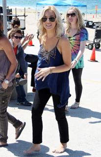 Kellie Pickler feet photo thumbnail
