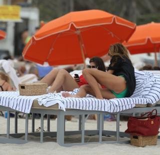 Kelly Bensimon feet photo thumbnail