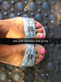Kelly Bensimon feet photo thumbnail