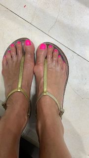 Kelly Bensimon feet photo thumbnail
