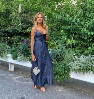 Kelly Bensimon feet photo thumbnail