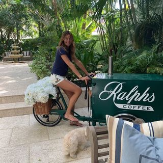 Kelly Bensimon feet photo thumbnail