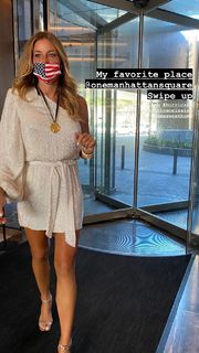Kelly Bensimon feet photo thumbnail