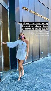 Kelly Bensimon feet photo thumbnail