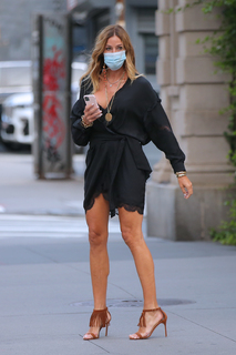 Kelly Bensimon feet photo thumbnail