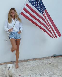 Kelly Bensimon feet photo thumbnail