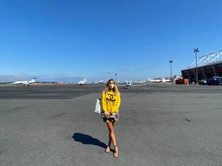Kelly Bensimon feet photo thumbnail