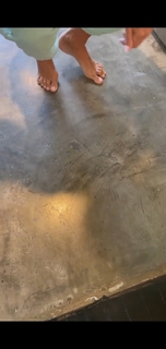 Kelly Bensimon feet photo thumbnail