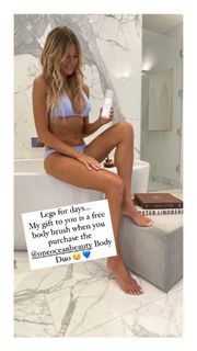 Kelly Bensimon feet photo thumbnail