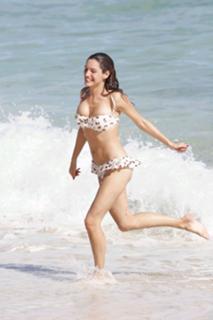 Kelly Brook feet photo thumbnail