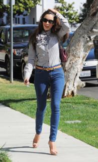 Kelly Brook feet photo thumbnail