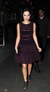 Kelly Brook feet photo thumbnail