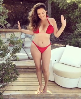 Kelly Brook feet photo thumbnail