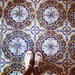 Kelly Brook feet photo thumbnail