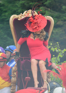 Kelly Brook feet photo thumbnail