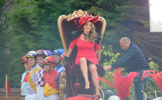 Kelly Brook feet photo thumbnail