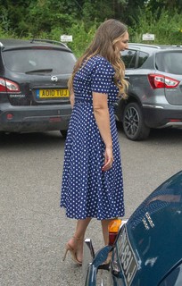 Kelly Brook feet photo thumbnail
