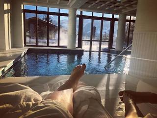 Kelly Brook feet photo thumbnail