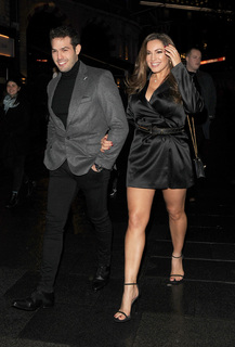 Kelly Brook feet photo thumbnail
