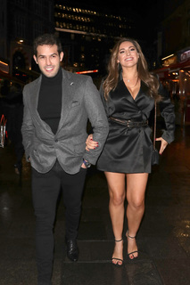 Kelly Brook feet photo thumbnail