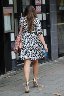 Kelly Brook feet photo thumbnail