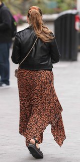 Kelly Brook feet photo thumbnail