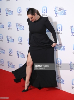 Kelly Brook feet photo thumbnail