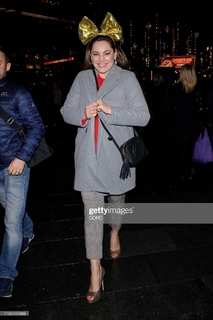 Kelly Brook feet photo thumbnail