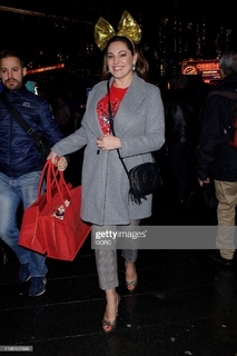 Kelly Brook feet photo thumbnail