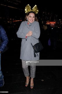 Kelly Brook feet photo thumbnail