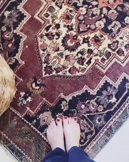 Kelly Brook feet photo thumbnail