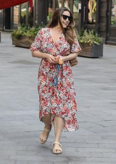 Kelly Brook feet photo thumbnail