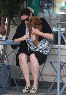 Kelly Brook feet photo thumbnail