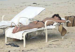 Kelly Brook feet photo thumbnail