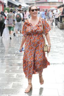 Kelly Brook feet photo thumbnail