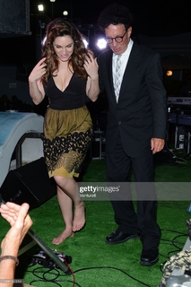Kelly Brook feet photo thumbnail