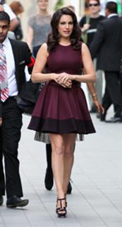 Kelly Brook feet photo thumbnail