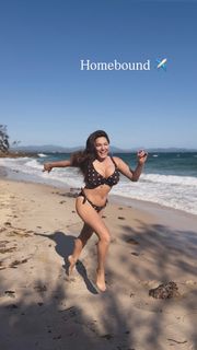 Kelly Brook feet photo 14